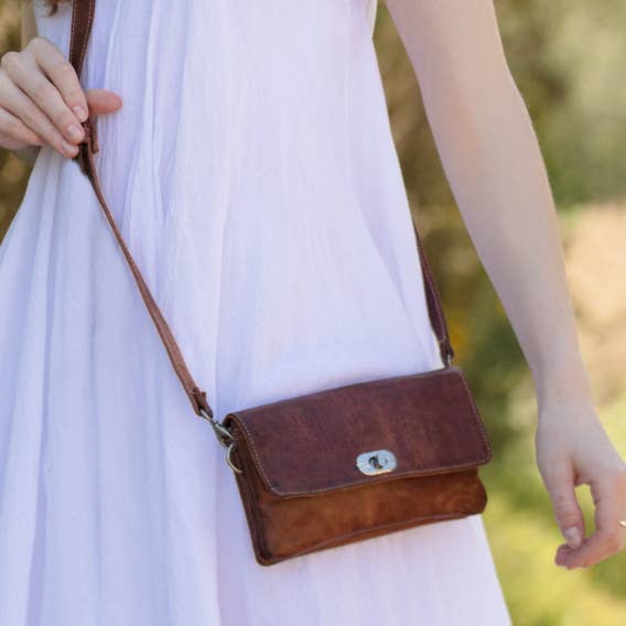 Berber Ladies Soft Leather Shoulder Bag: Dark Brown