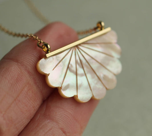 Mother of Pearl Scallop Necklace: 22"